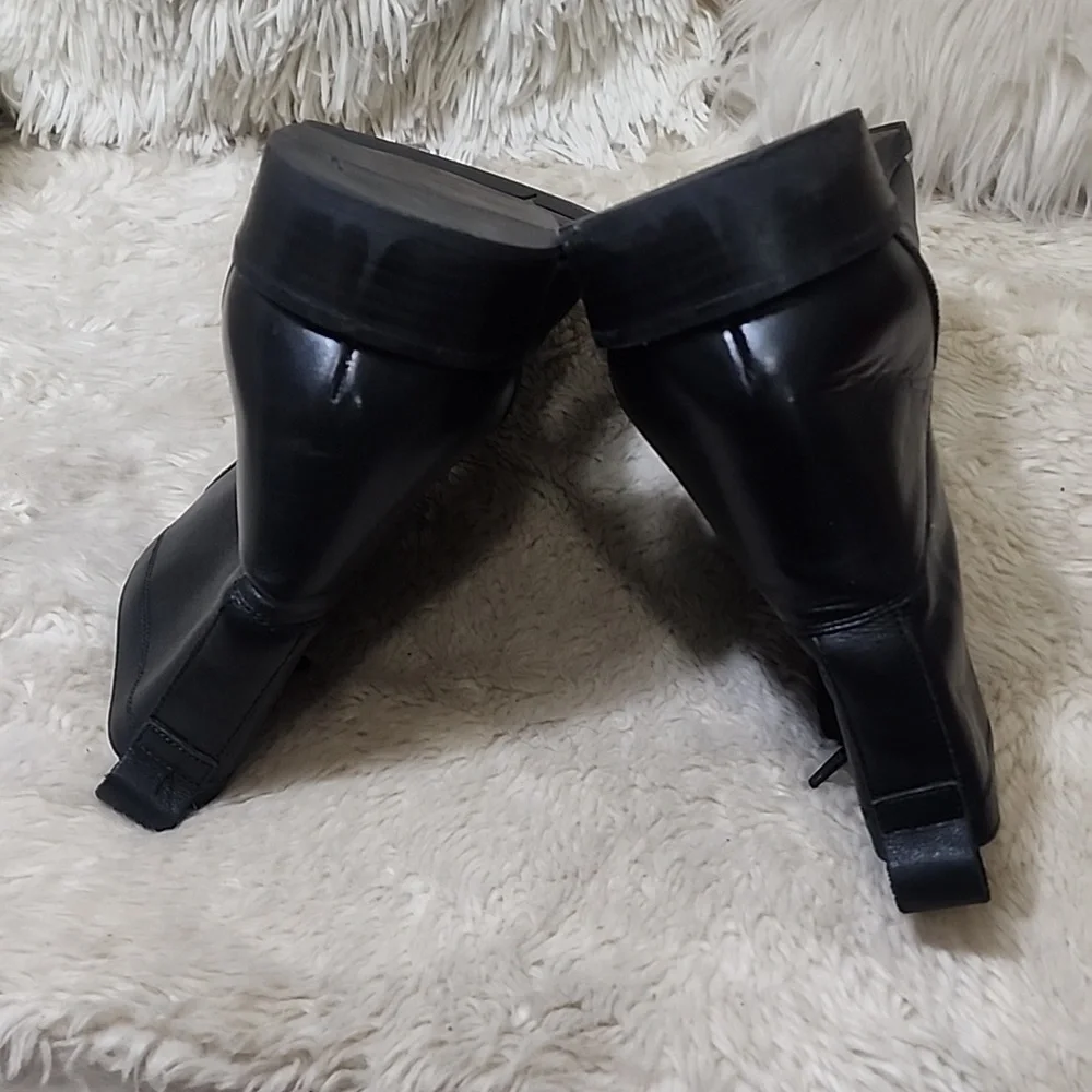Johnston & Murphy Black Leather Chelsea Boots